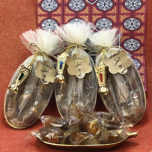 أطباق صغيرة مكسرات فاخرة